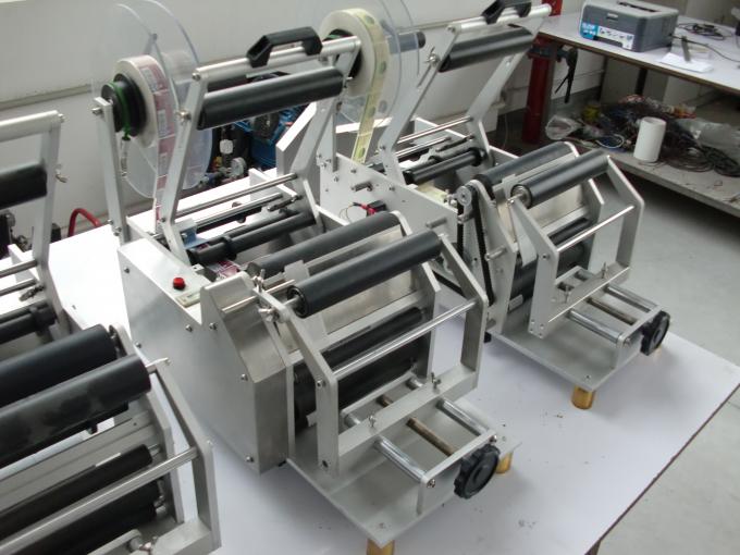 Isekleepuv kleebis ümmargune pudeli automaatne märgistamismasin 220V