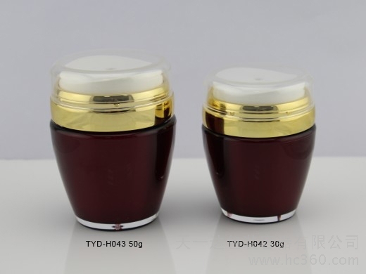 joogipurgid, mis tähistavad kiiret automaatset etikettide aplikaatorit pudeli eraldajaga