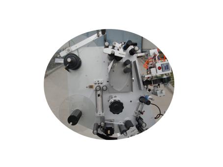 10ml väike pudeli sildistamise masin koos sertifikaadi kahekihilise sildikleebisega