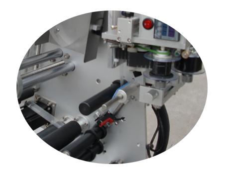 10ml väike pudeli sildistamise masin koos sertifikaadi kahekihilise sildikleebisega