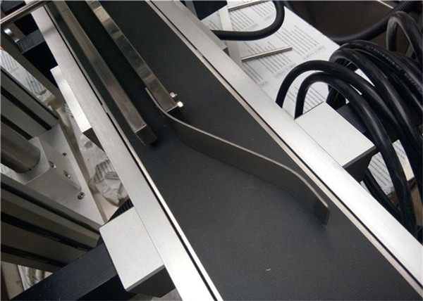 Täisautomaatne ülemise sildistamise masin plastikust tühja ümbrikukoti märgistamiseks