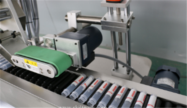 Servomootori viaali kleebise sildistamise masin Automaatne Sitkcer ampulli toru