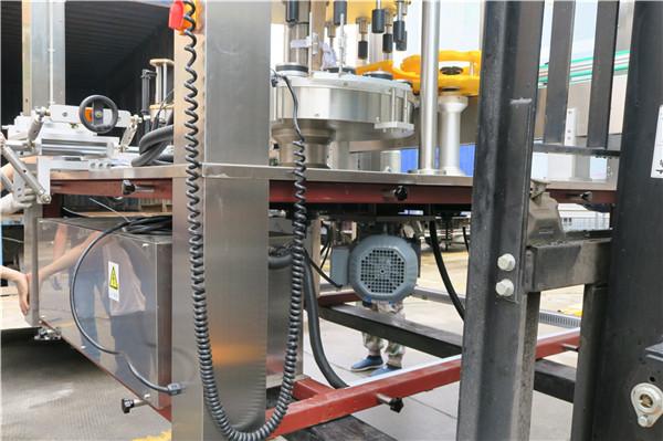 Ümmarguse pudeli pöördkleebise märgistamise masina seadmete paksus ≥ 30mm