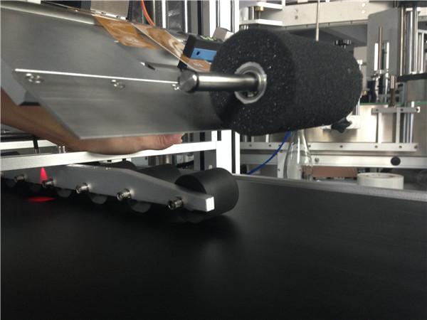 PLC puutetundliku ekraaniga automaatne kleebiste sildistamise masin Comestic Mask / karpmask