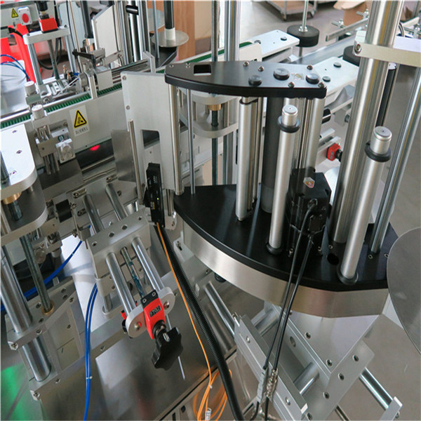 Isekleepuva kleebise ovaalse pudeli sildistamise masina kohandatud seisund