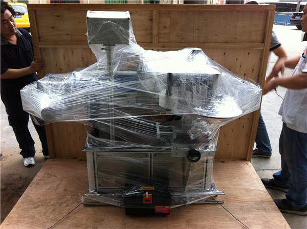 45m / min kiirusega kleebise sildi aplikaator Sqaure / ümmarguste / lamedate veepudelite jaoks