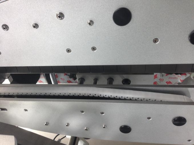 Mitut tüüpi pudelikleebise sildistamise masina PLC juhtimissüsteem