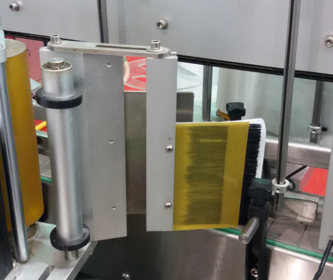 Automaatne pudelimärgija kahepoolse kleebise märgistamise masin püstiste kottide jaoks