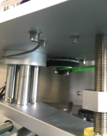 Automaatne pudelimärgija kahepoolse kleebise märgistamise masin püstiste kottide jaoks