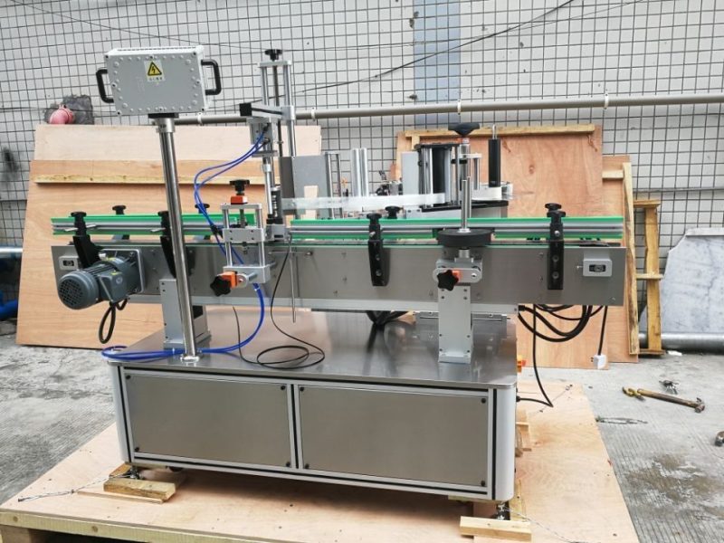 Hiina standardse automaatse ümmarguse pudeli märgistamise masina eesmine ja tagumine tarnija